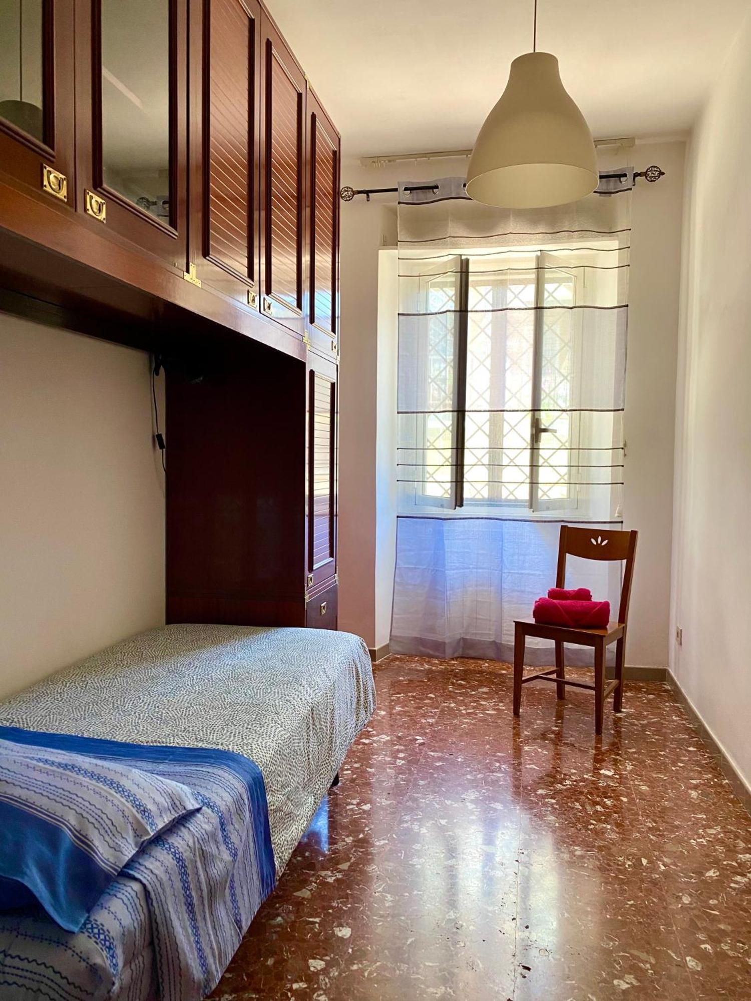 Apartment Giordano's House-anagnina Rome